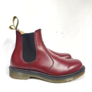 NWOT, Dr. Martens 2976 Chelsea Boots, size 9 mens
